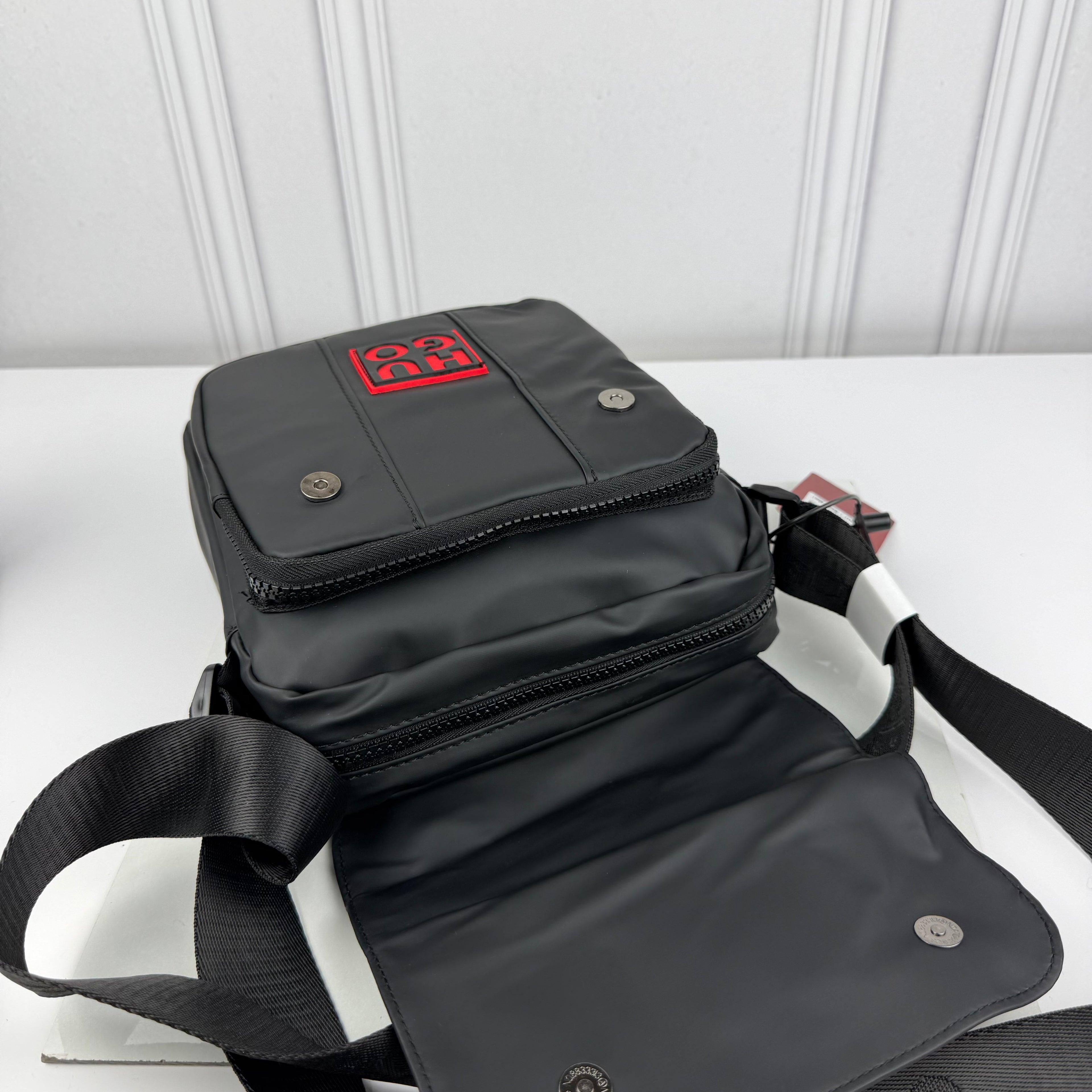 SACOCHE HUGO BOSS QUALITÉ PREMIUM VN-609