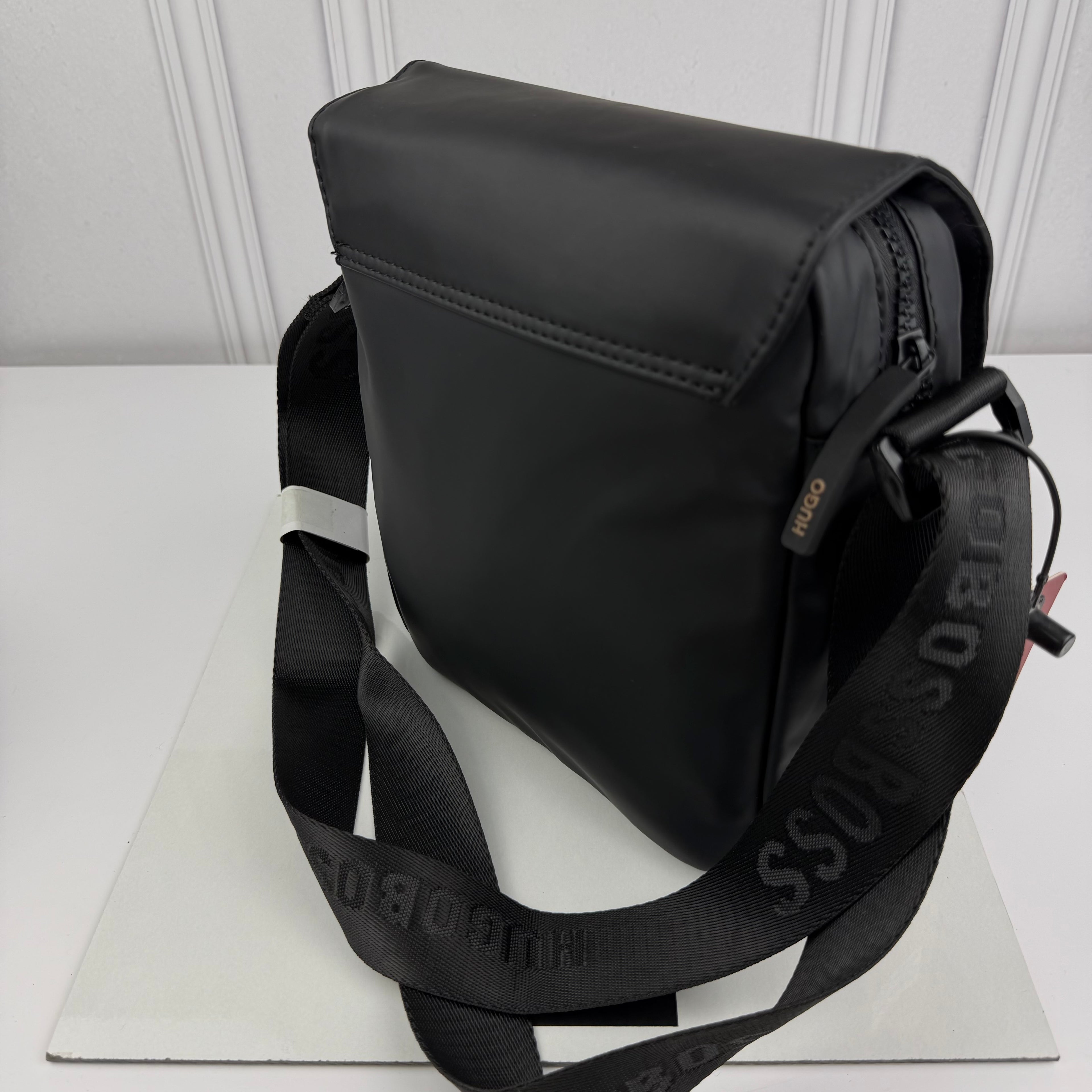 SACOCHE HUGO BOSS QUALITÉ PREMIUM VN-610