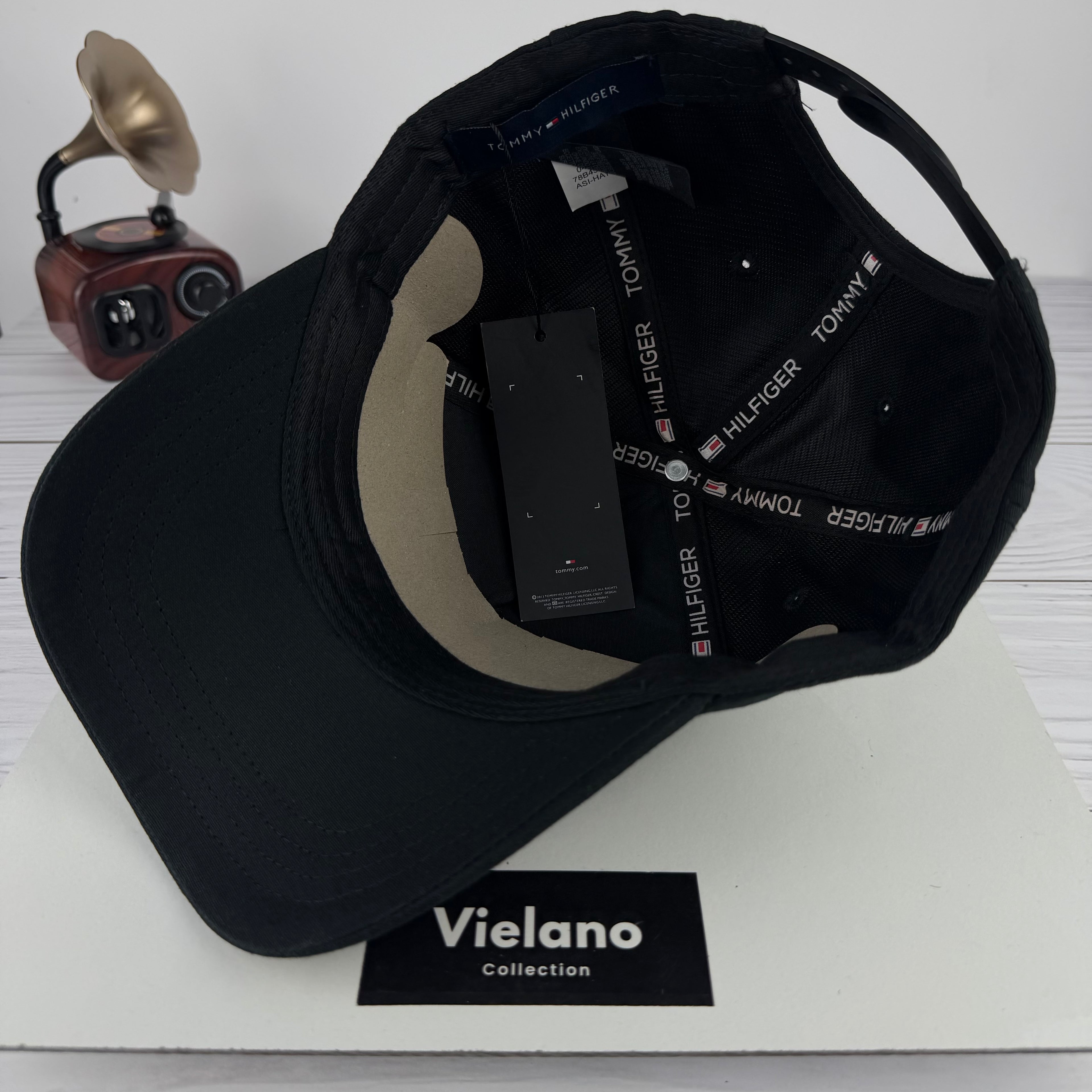 CASQUETTE TOMMY SUPER QUALITÉ VN-565