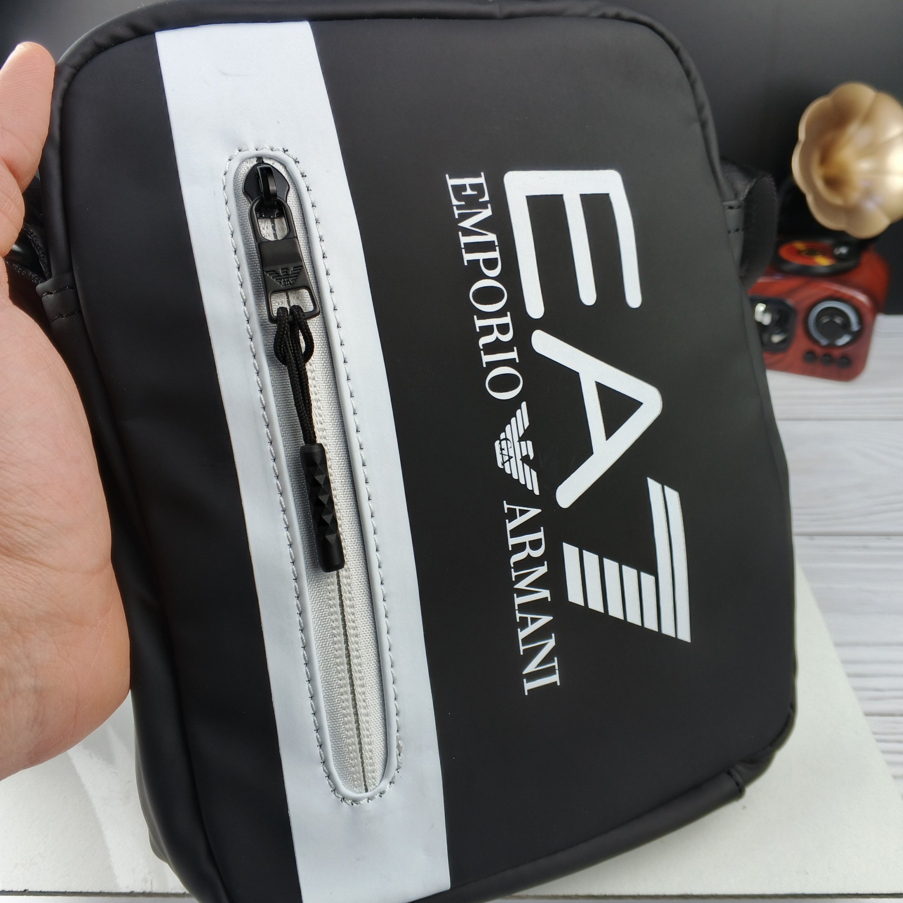 SACOCHE EA7 NOIR&BLANC QUALITÉ PREMIUM VN-264