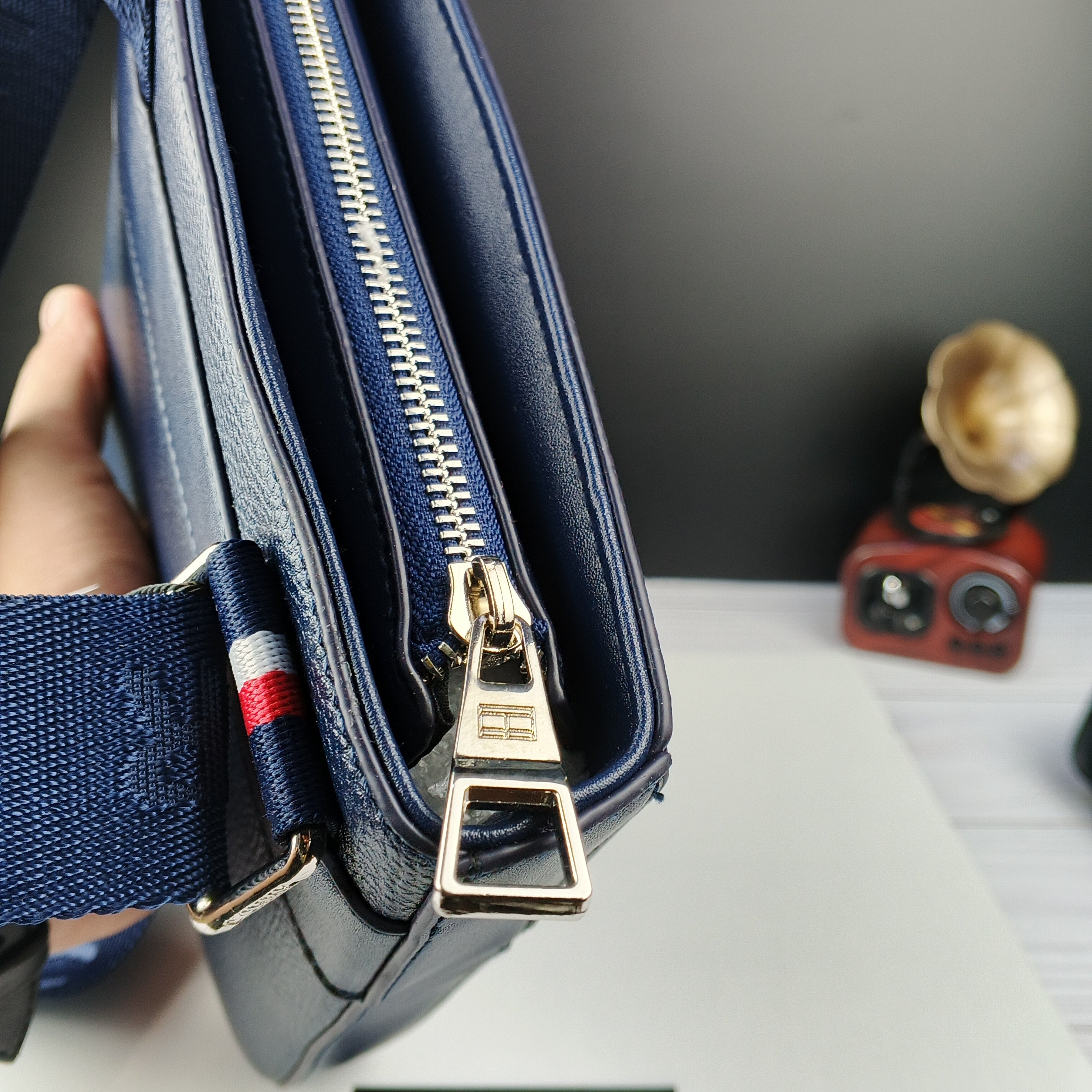 SACOCHE TOMMY QUALITÉ PREMIUM VN-242