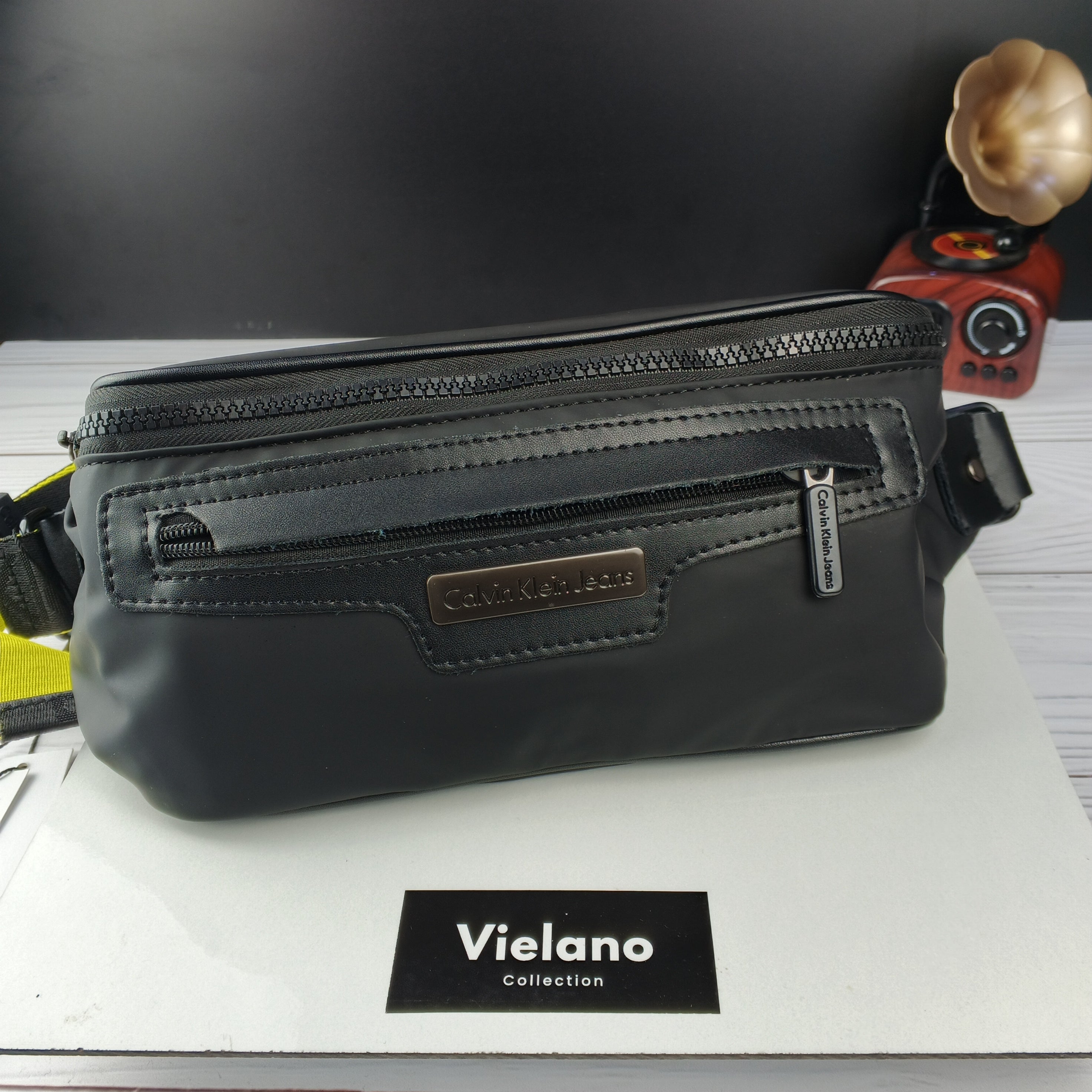 SACOCHE BANANA CALVIN KLEIN QUALITÉ PREMIUM VN-250