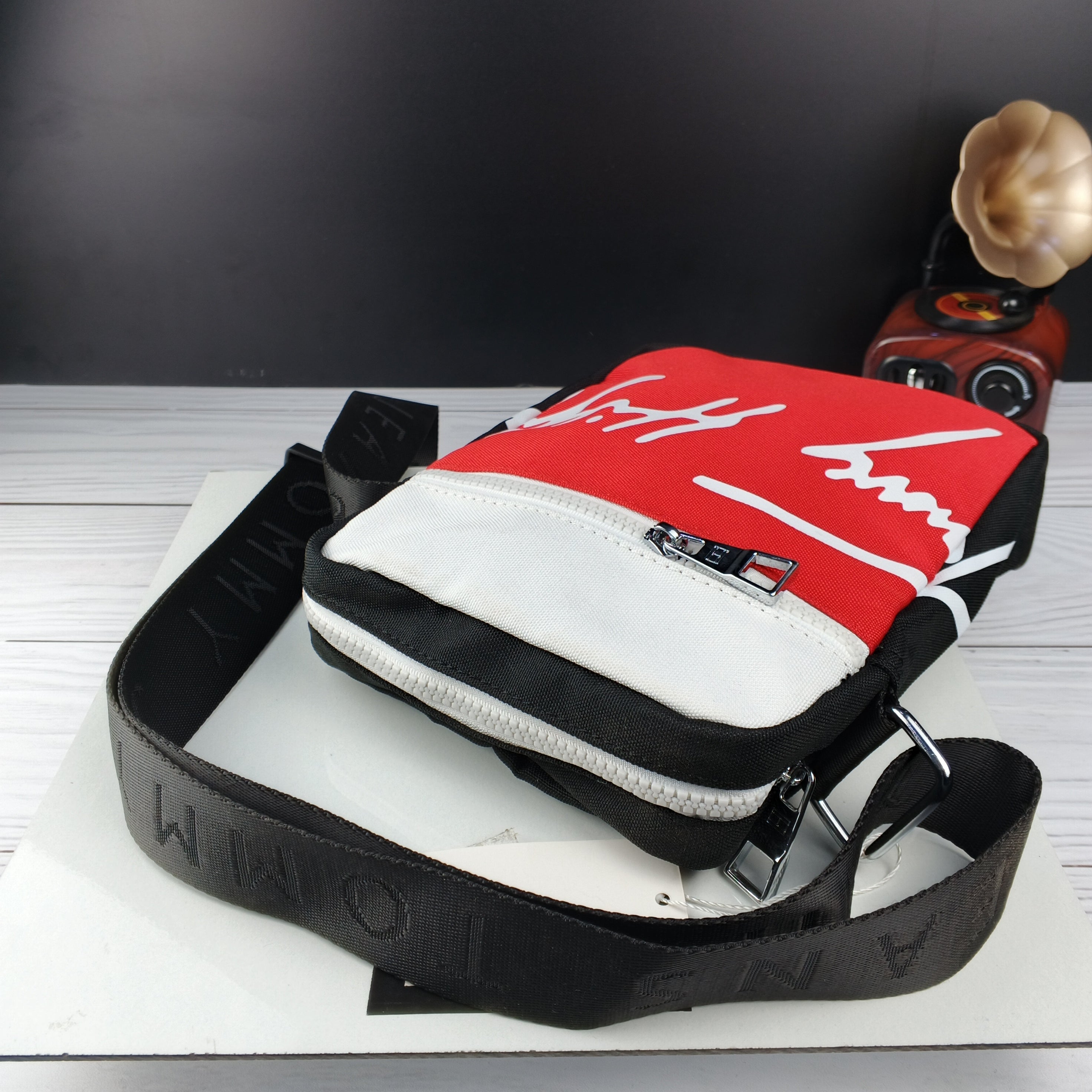 SACOCHE TOMMY QUALITÉ PREMIUM VN-267